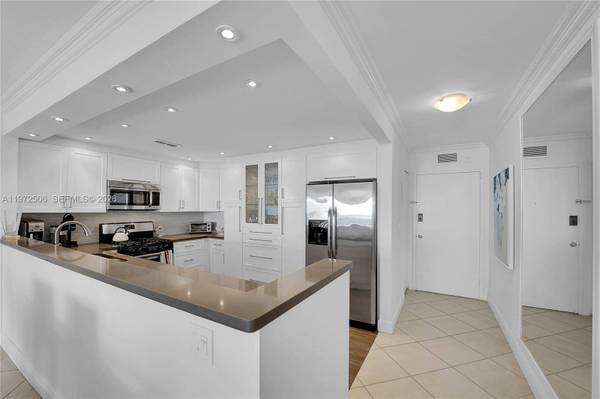 3140 S Ocean Dr #604, Hallandale Beach, FL 33009