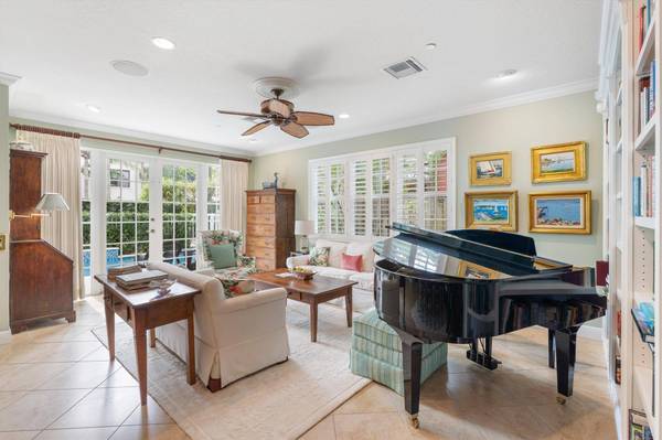 1615 NE 2ND CT #1615, Fort Lauderdale, FL 33301