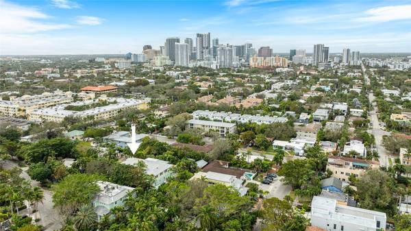 1615 NE 2ND CT #1615, Fort Lauderdale, FL 33301