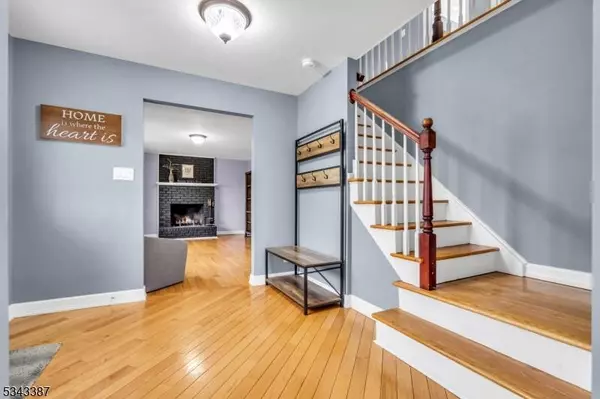 622 Snowbird Way, Branchburg Twp., NJ 08876