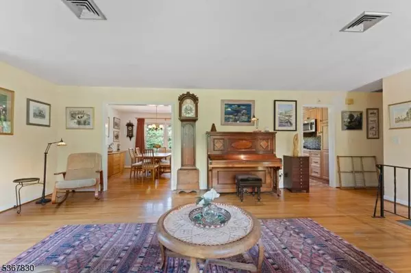 179 N Middaugh St, Somerville Boro, NJ 08876