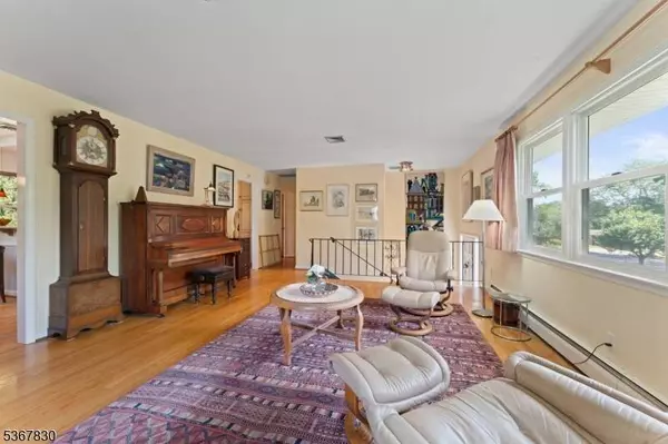 179 N Middaugh St, Somerville Boro, NJ 08876