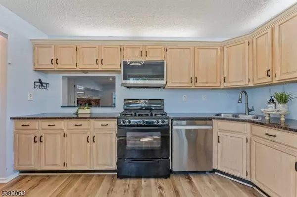 103 Red Crest Ln Ondo, Branchburg Twp., NJ 08876