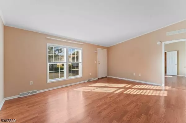 2 Edelweiss Way, White Twp., NJ 07823