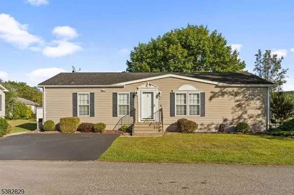 2 Edelweiss Way, White Twp., NJ 07823