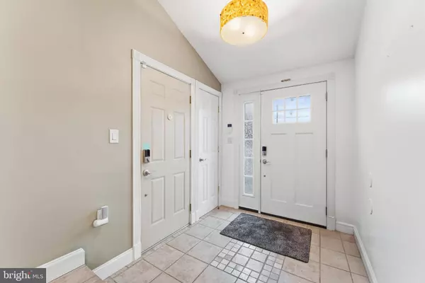 332 GORDON RD, Robbinsville, NJ 08691