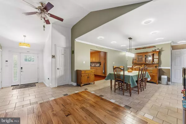 332 GORDON RD, Robbinsville, NJ 08691