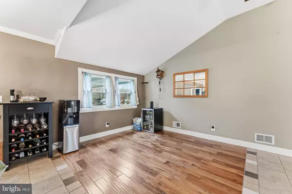 332 GORDON RD, Robbinsville, NJ 08691