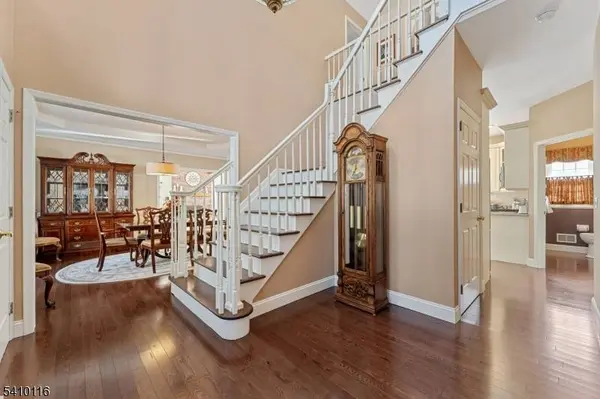 1 Yard Ct, Raritan Twp., NJ 08822