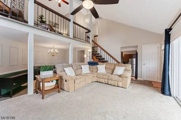 29 Bloomingdale Dr #2B, Hillsborough Twp., NJ 08844