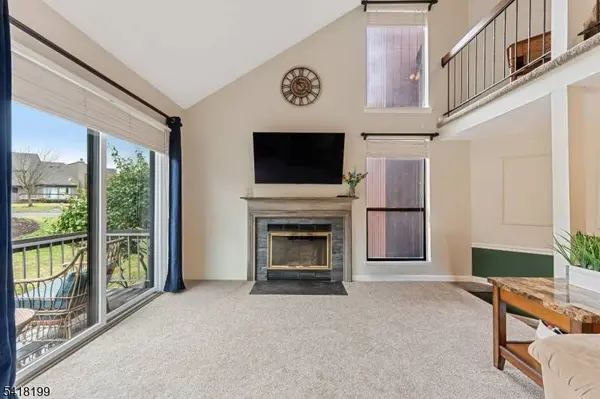 29 Bloomingdale Dr #2B, Hillsborough Twp., NJ 08844