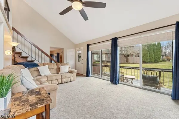 29 Bloomingdale Dr #2B, Hillsborough Twp., NJ 08844