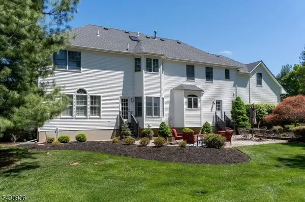 305 Charlton Ln, Branchburg Twp., NJ 08853