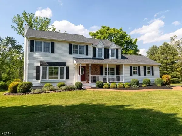 301 Heritage Dr, Readington Twp., NJ 08889