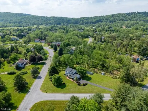 301 Heritage Dr, Readington Twp., NJ 08889