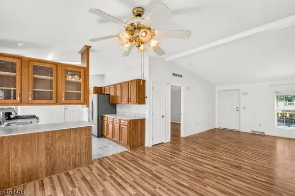 3 Lantern Ln, White Twp., NJ 07823