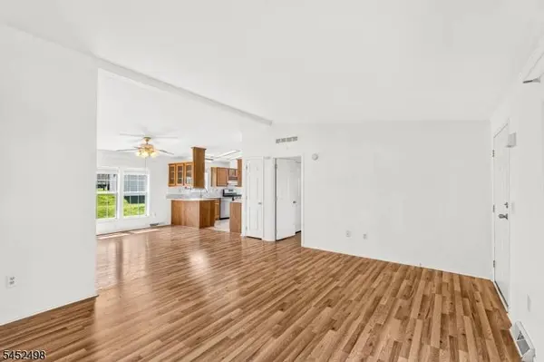 3 Lantern Ln, White Twp., NJ 07823