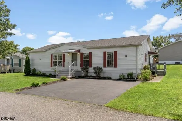 3 Lantern Ln