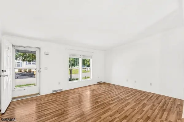 3 Lantern Ln, White Twp., NJ 07823