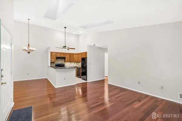 4006 Crawford CT, Bridgewater, NJ 08807
