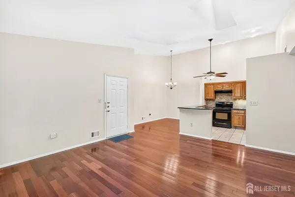 4006 Crawford CT, Bridgewater, NJ 08807