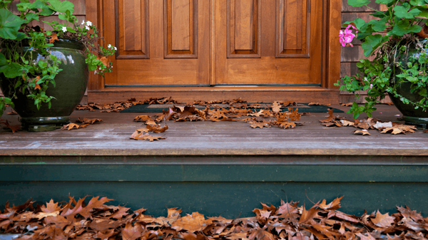 feature image of Should You Buy or Sell a Home During the Holidays?