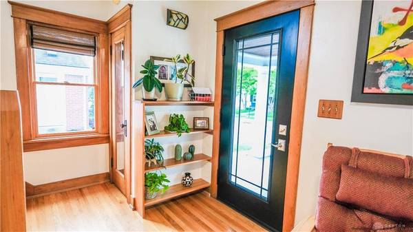 17 Monteray Avenue, Oakwood, OH 45419