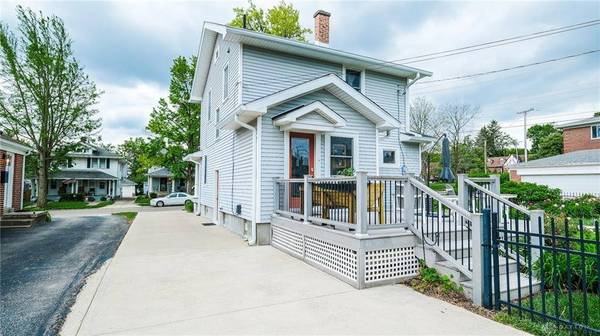 17 Monteray Avenue, Oakwood, OH 45419