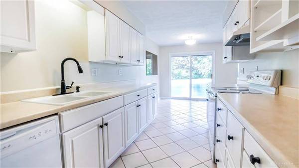 1918 Washington South Drive, Washington Twp, OH 45458