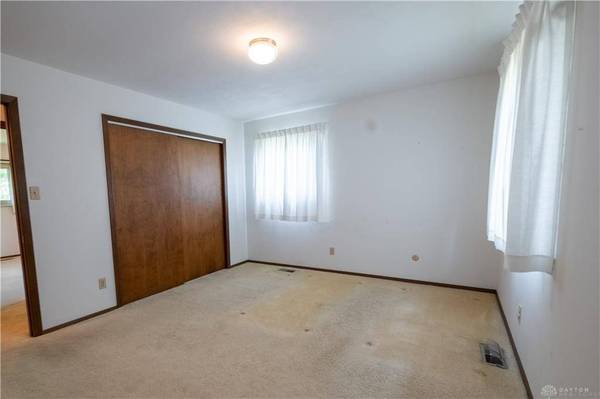 4425 E Entrada Drive, Beavercreek, OH 45431