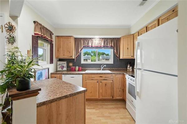 518 Waterfront Place, Washington Twp, OH 45458