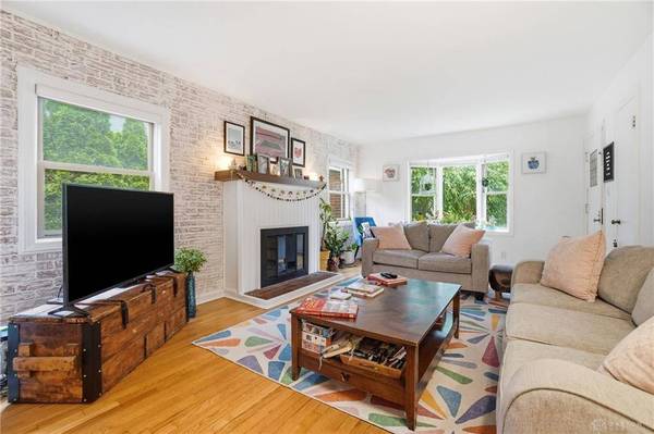 335 East Drive, Oakwood, OH 45419