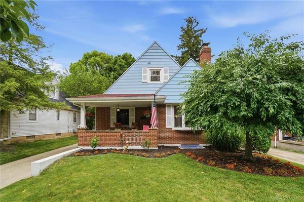 335 East Drive, Oakwood, OH 45419
