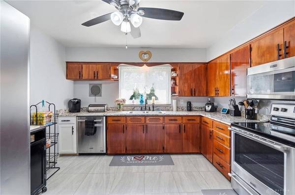 1466 S Central Drive, Beavercreek, OH 45432