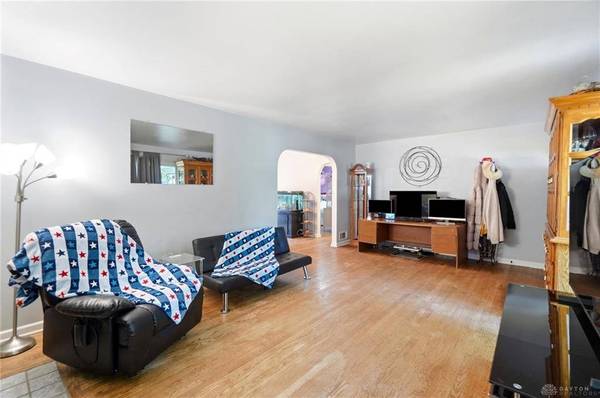 1466 S Central Drive, Beavercreek, OH 45432