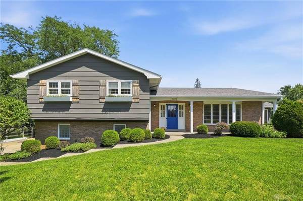 1801 Burgundy Lane