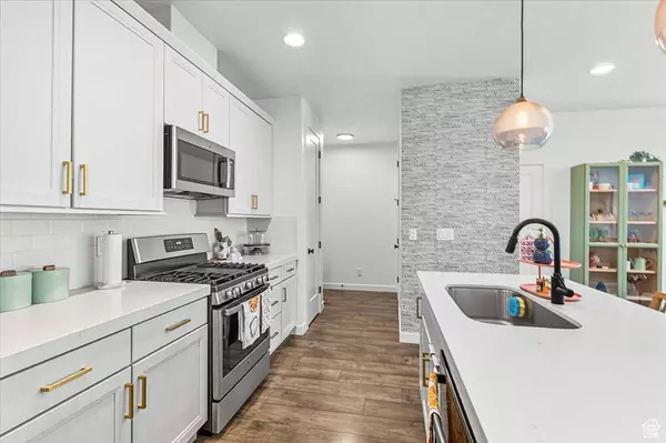 11171 S KESTREL RISE RD, South Jordan, UT 84009