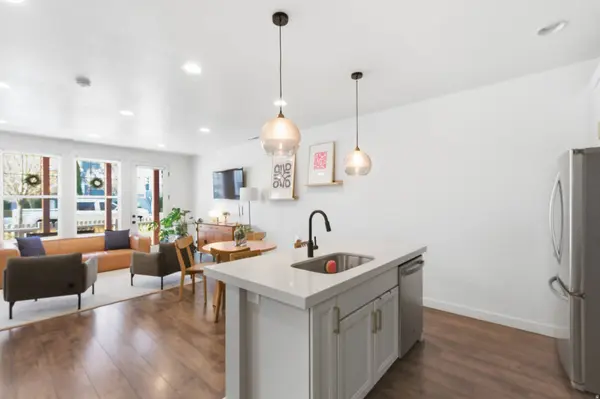 11171 S KESTREL RISE RD, South Jordan, UT 84009