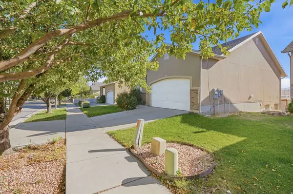 8019 S MADISON NAN DR, West Jordan, UT 84081