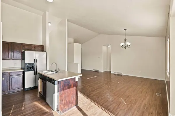 8019 S MADISON NAN DR, West Jordan, UT 84081