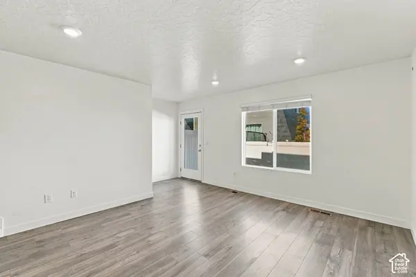 1156 E TRIDENT DR, Saratoga Springs, UT 84045