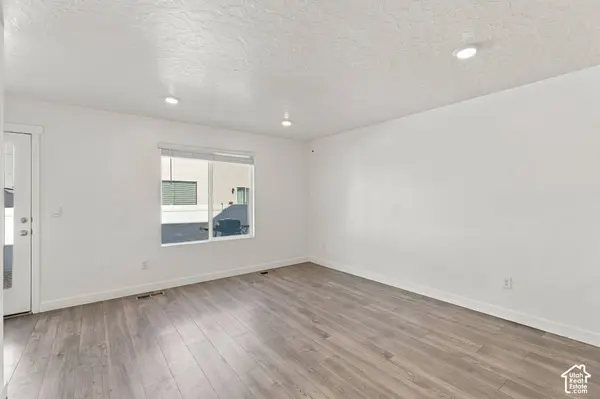 1156 E TRIDENT DR, Saratoga Springs, UT 84045