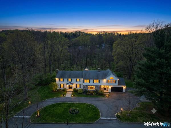12 Werf Drive, Redding, CT 06896