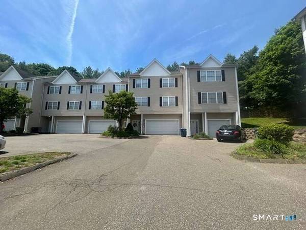 2720 State Street #15, Hamden, CT 06517