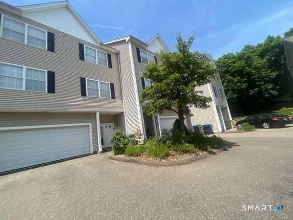 2720 State Street #15, Hamden, CT 06517
