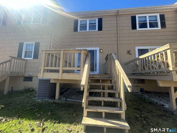 5 Deer Run #5, Bethel, CT 06801