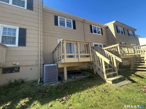 5 Deer Run #5, Bethel, CT 06801