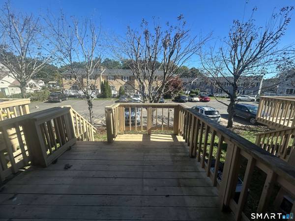 5 Deer Run #5, Bethel, CT 06801