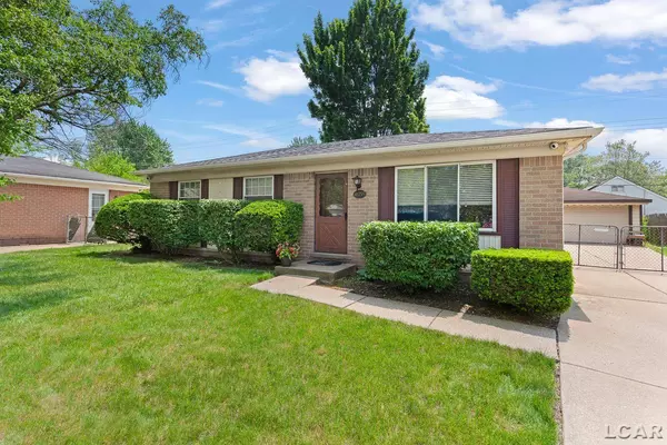 41755 Mckinley Street, Belleville, MI 48111