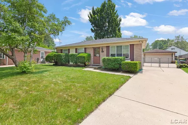 41755 Mckinley Street, Belleville, MI 48111